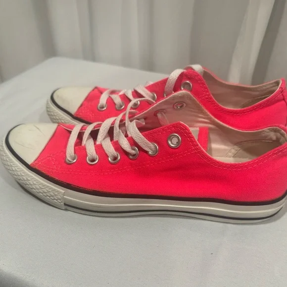Converse Classic Low Top Sneakers - Picture 4 of 5